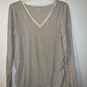 Gap maternity top size large